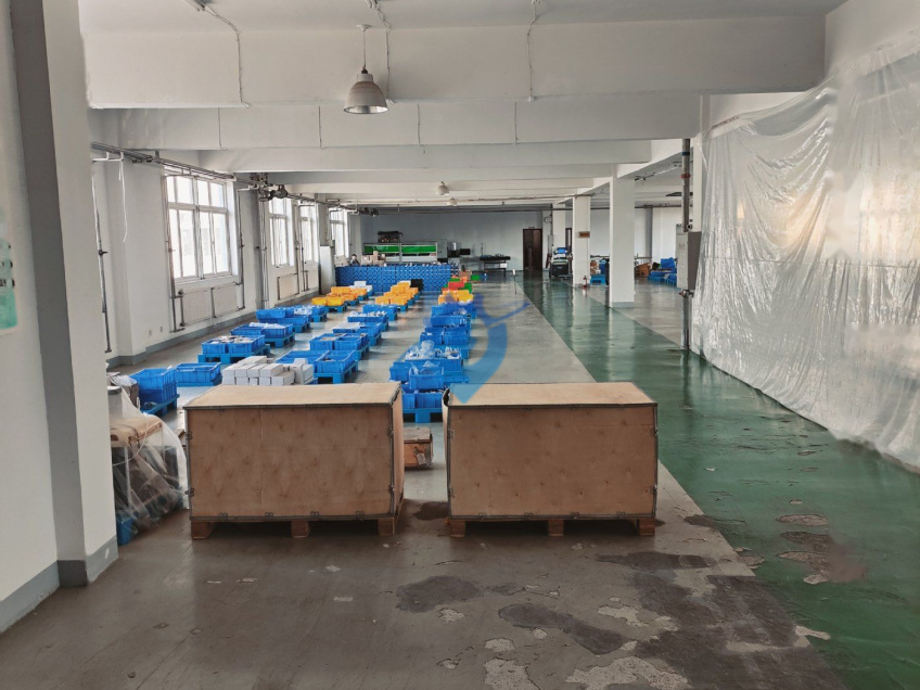 开发区厂房1200平出租,带办公室,厂区有食堂,配套水电暖等