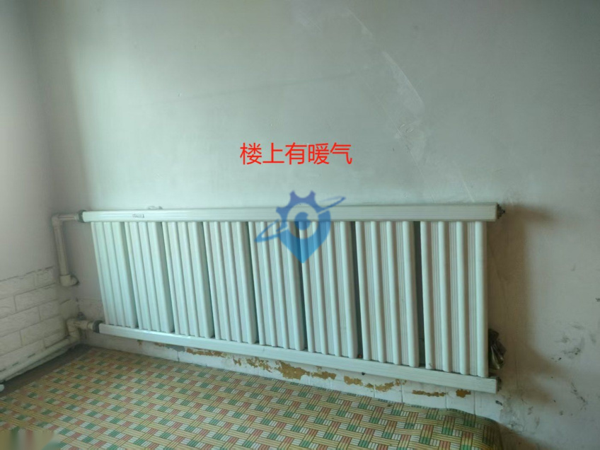 庄河201国道边，二层楼，楼下可仓储加工， 楼上可办公，住宿