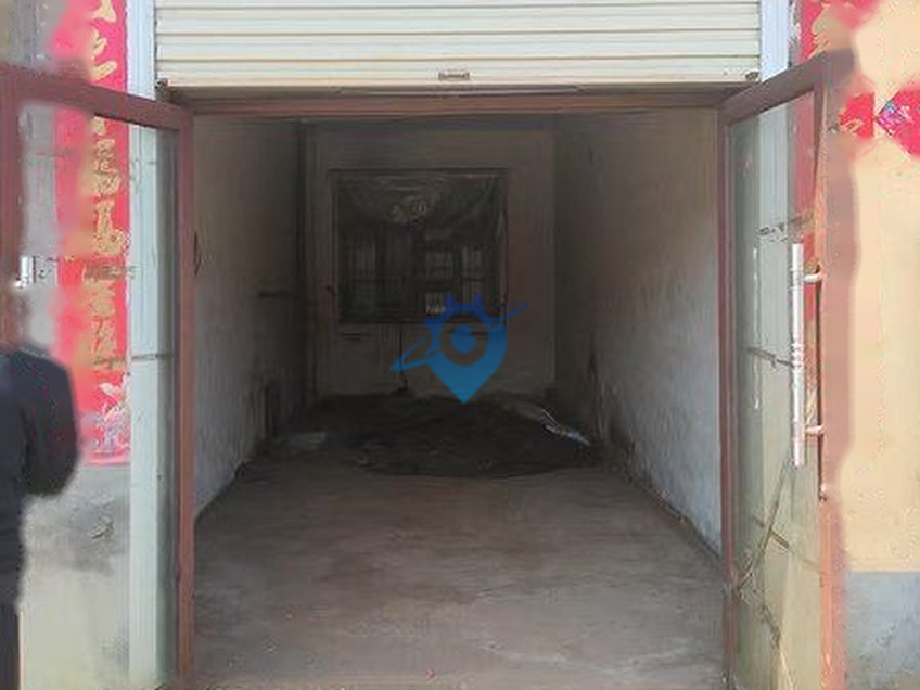 庄河201国道边，二层楼，楼下可仓储加工， 楼上可办公，住宿