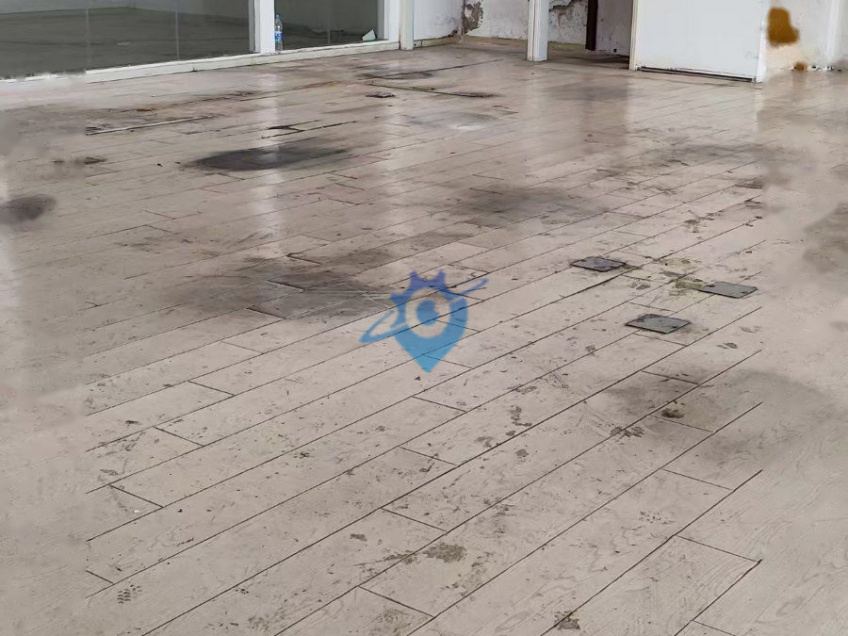 大连开发区华盛达模具园 厂房 1100平米（三层 位置好，交通方便，背靠大黑山
