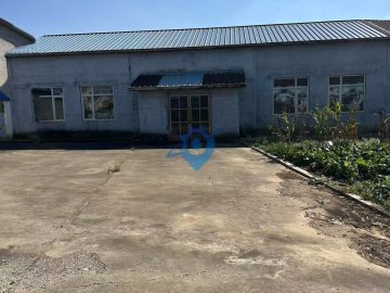 普兰店区太平街道庙山嘉华山庄院内厂房出租